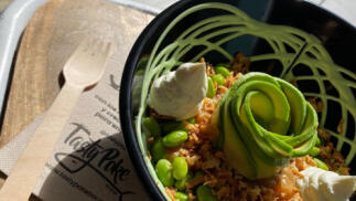 Delicioso menú poke para dos